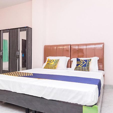 Batam Oyo 1917 Mamora Homestay מראה חיצוני תמונה