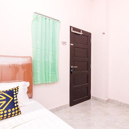 Batam Oyo 1917 Mamora Homestay מראה חיצוני תמונה