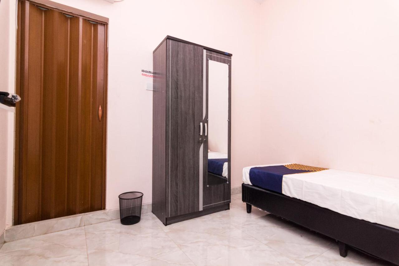 Batam Oyo 1917 Mamora Homestay מראה חיצוני תמונה