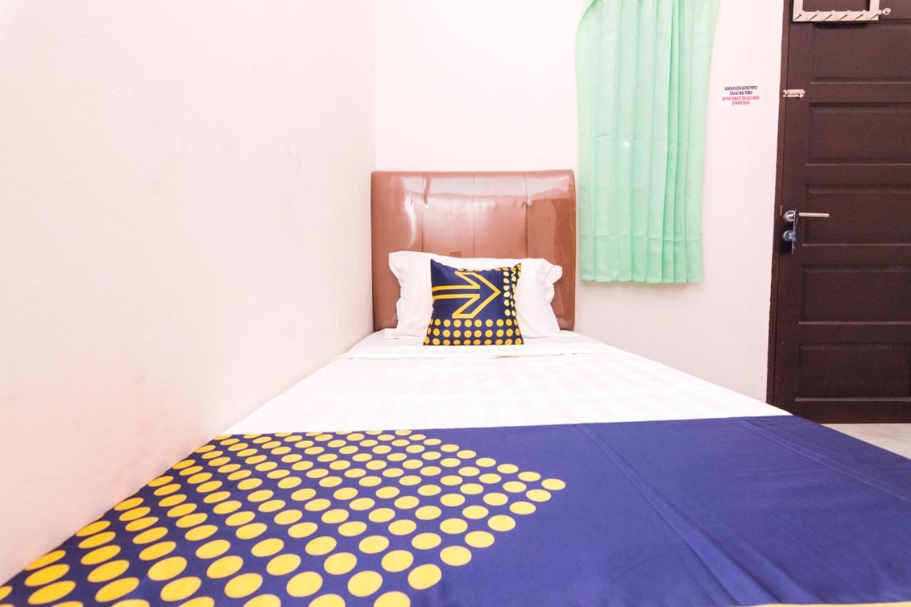 Batam Oyo 1917 Mamora Homestay מראה חיצוני תמונה