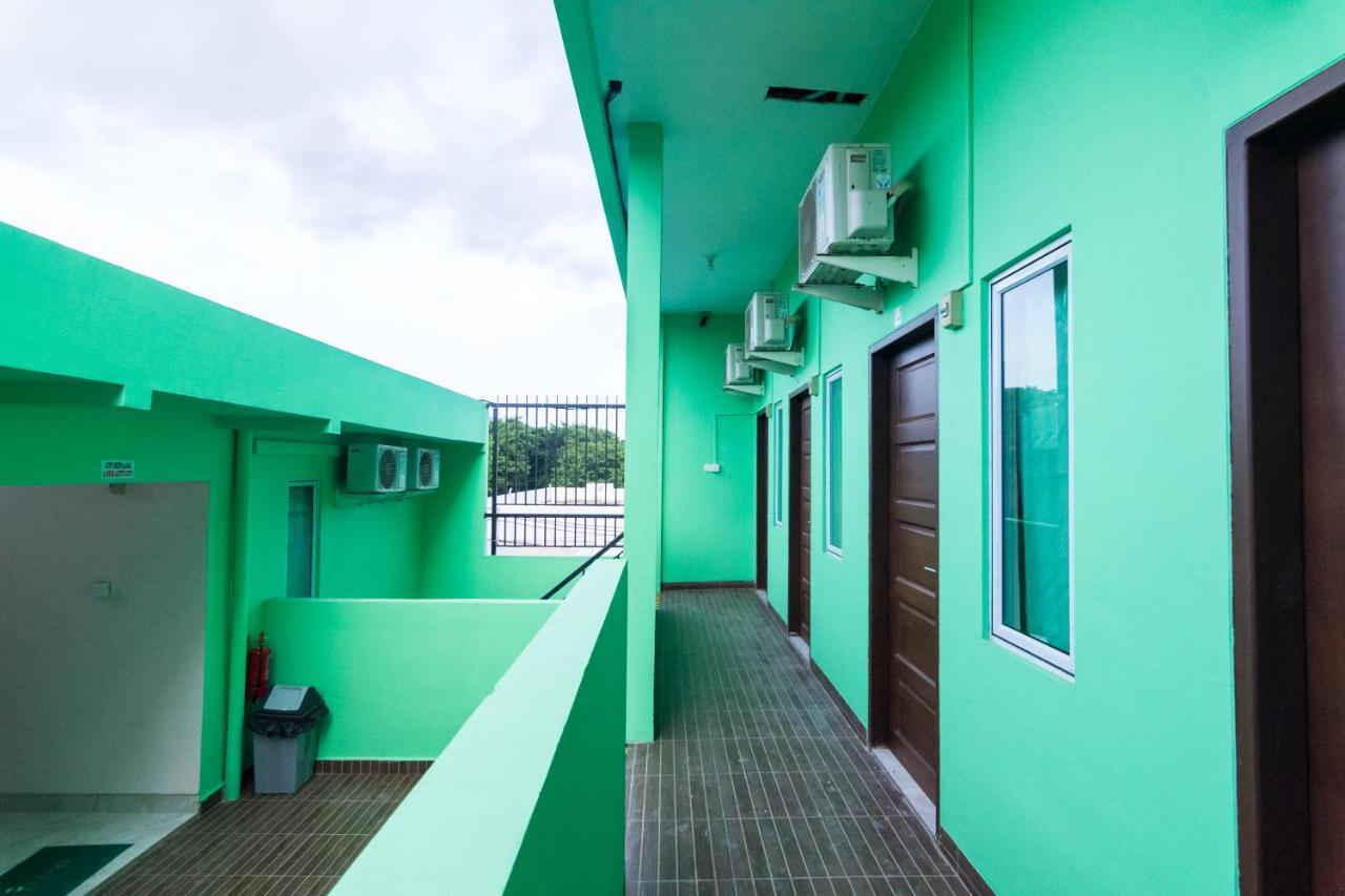 Batam Oyo 1917 Mamora Homestay מראה חיצוני תמונה