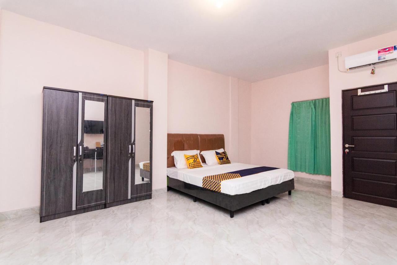 Batam Oyo 1917 Mamora Homestay מראה חיצוני תמונה